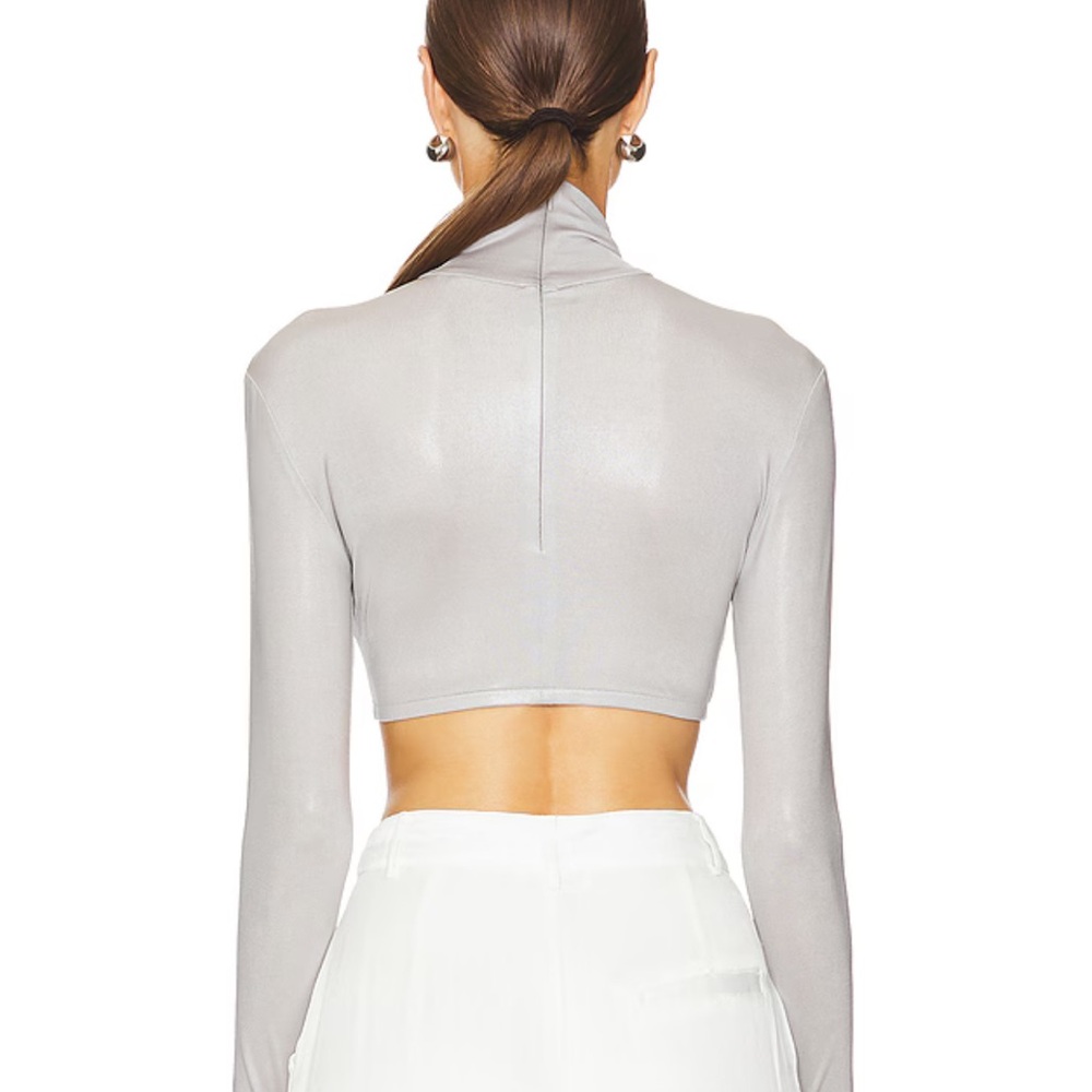 Norma Kamali Silver Turtleneck Crop Top - Picture 3 of 3